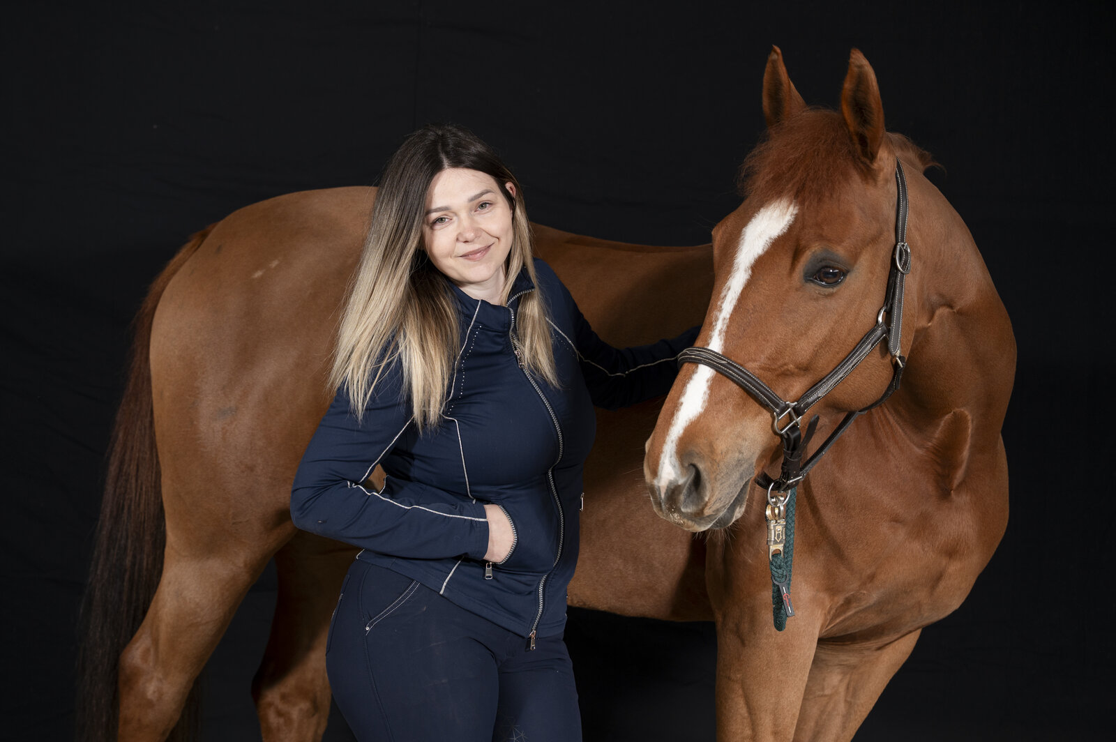 Séance studio fond noir